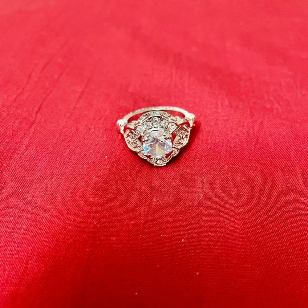 Women's Vintage Silver Ring Unknown Gemstones Size 7.5